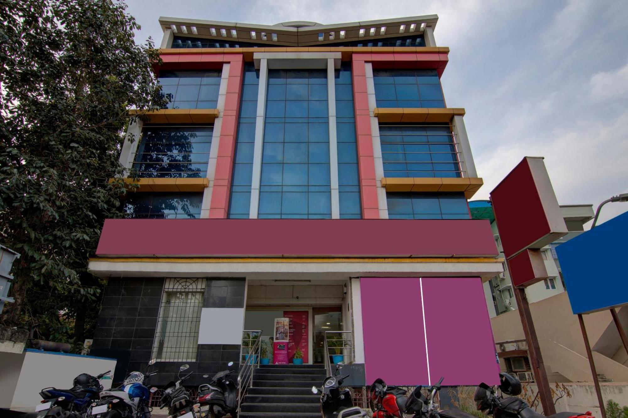 Hotel O K S N Residency Pedda Waltair Exterior photo